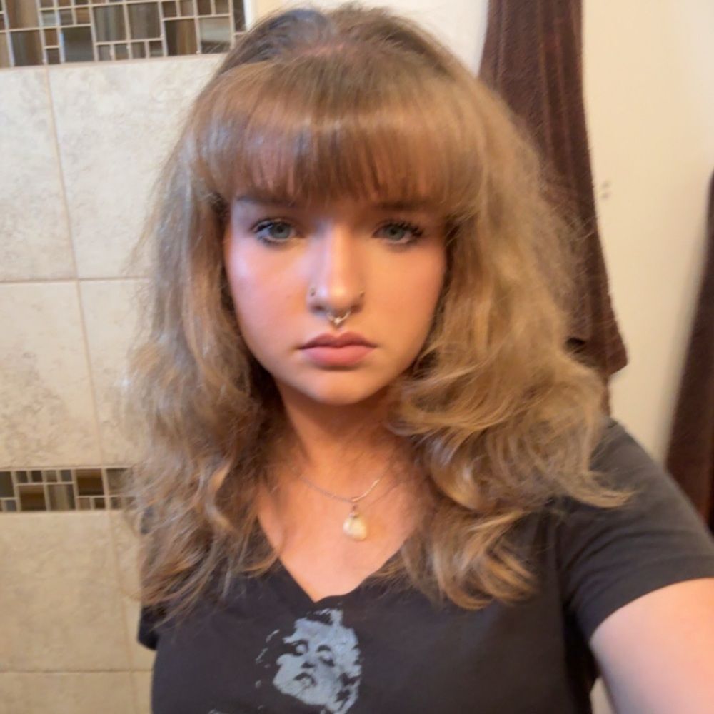 Meet your Posher, Hailey